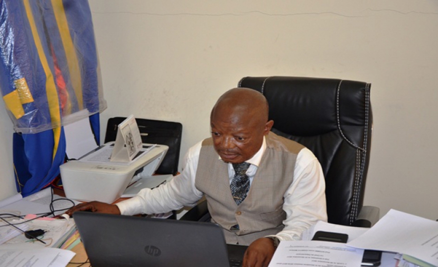 Chef de Département  Ntombi Mwen Kabeya,  Dr. Sc., Liège, 90, Géographie physique /Climatologie,  Professeur ordinaire